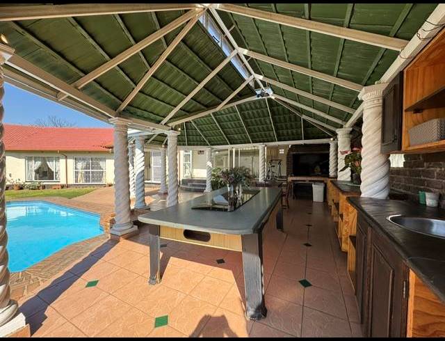 4 BEDROOM HOUSE FOR SALE IN GLEN MARAIS